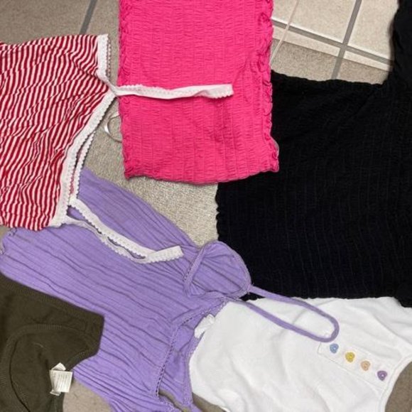 Crop Top Bundle - 5 Shirts - super cheap and like new - Picture 2 of 3